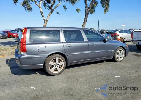 2005 Volvo V70 R z USA, uszkodzony, nr VIN YV1SJ527552475565